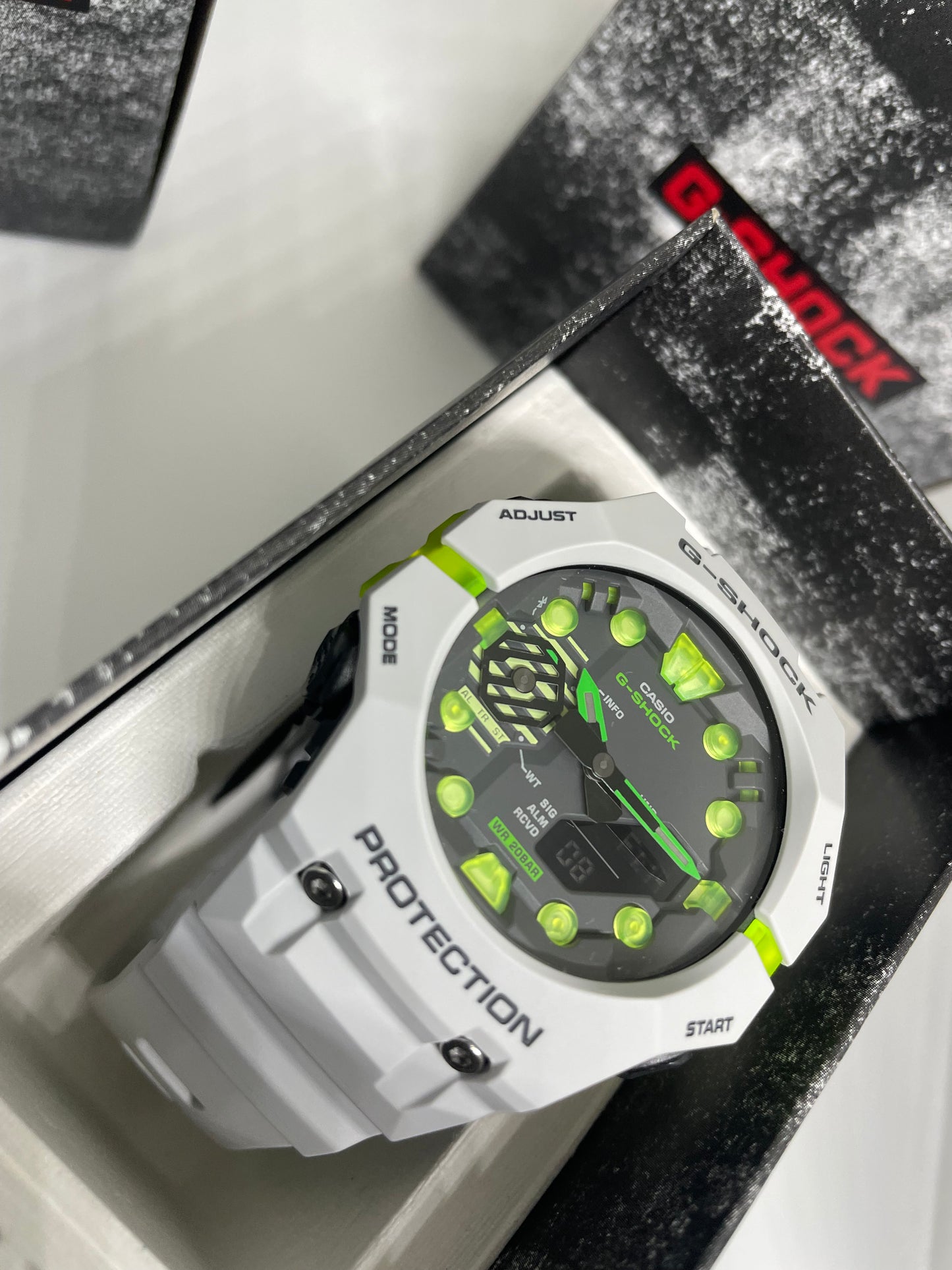 RELOJ G SHOCK GA-B001MW