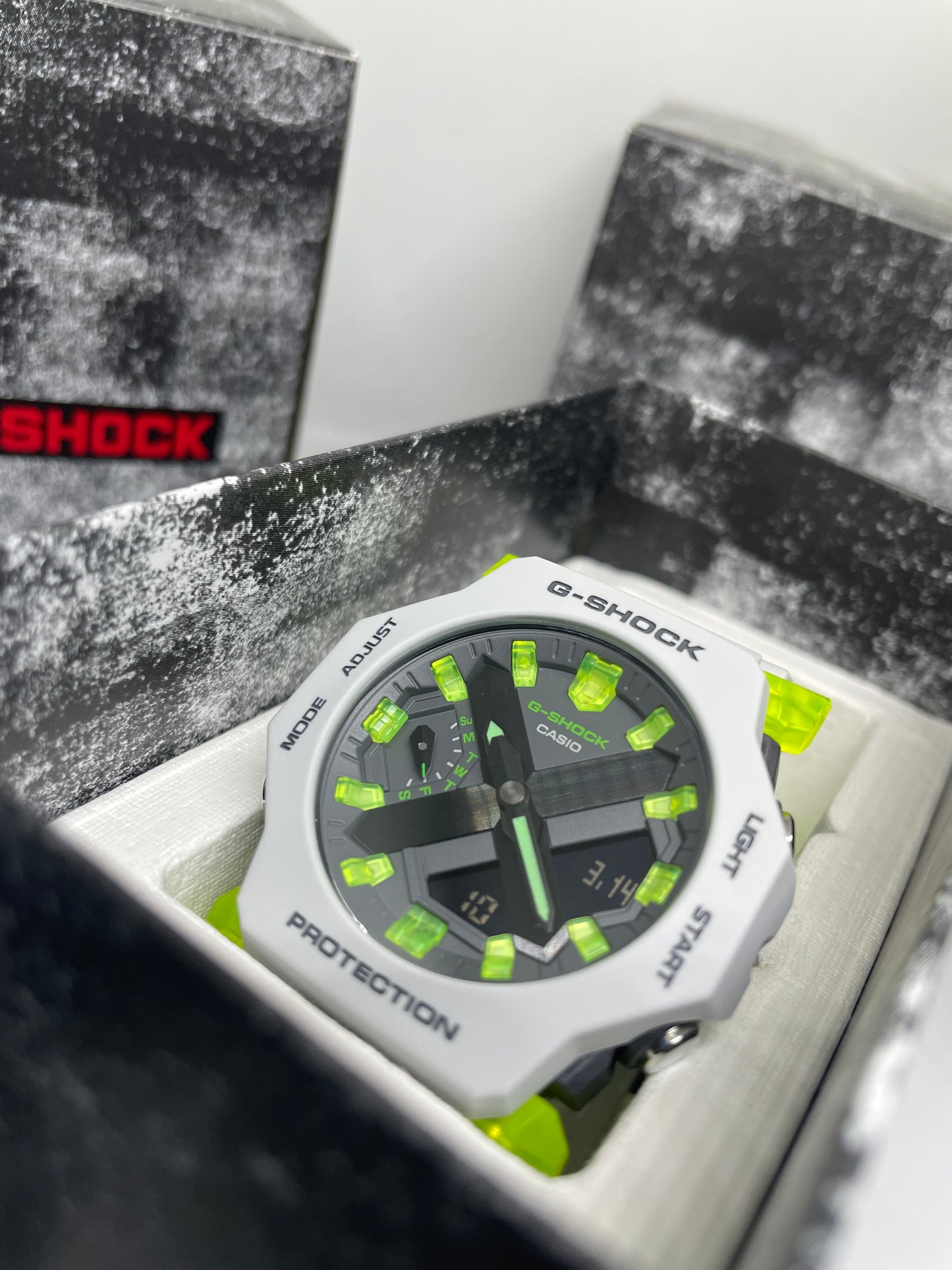 RELOJ G-SHOCK GA2300MW UNISEX