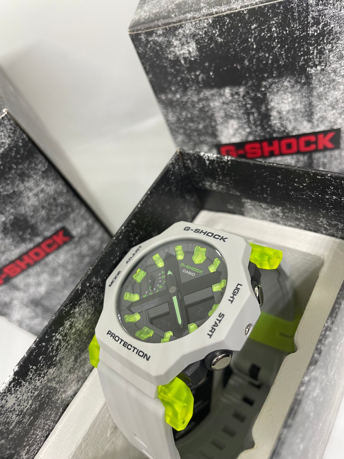 RELOJ G-SHOCK GA2300MW UNISEX