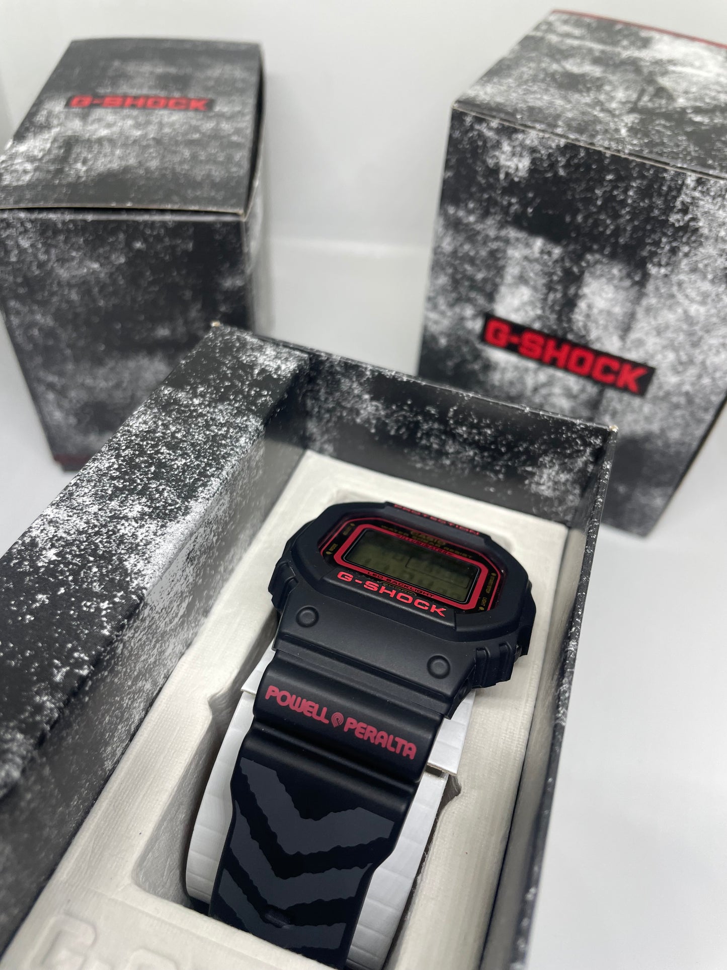 RELOJ CASIO GSHOCK DW-5600KH-1