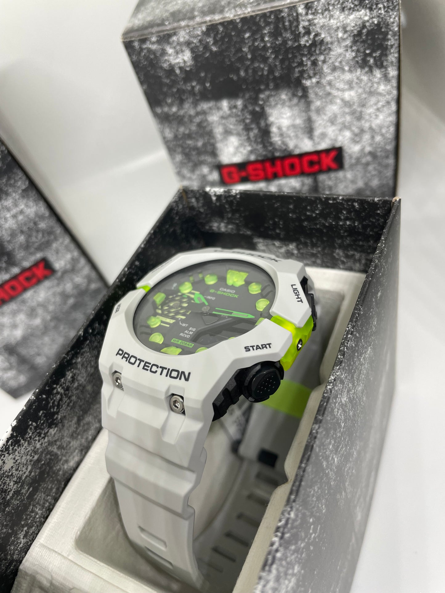 RELOJ G SHOCK GA-B001MW