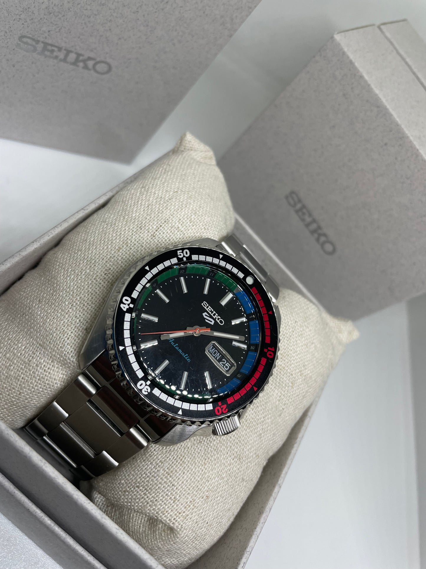 RELOJ SEIKO 5 SPORTS 55TH ANNIVERSARY SPECIAL EDITION SRPK13K1