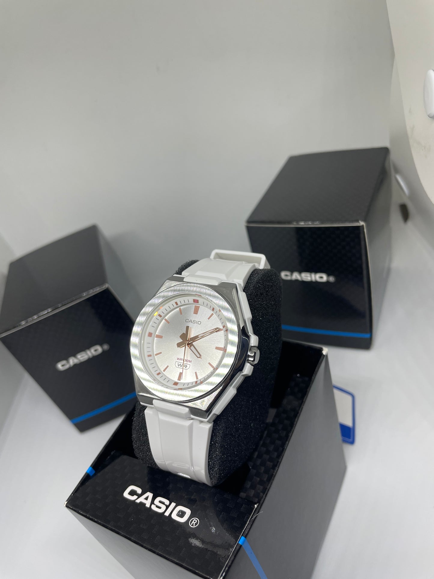 RELOJ CASIO LWA-300H