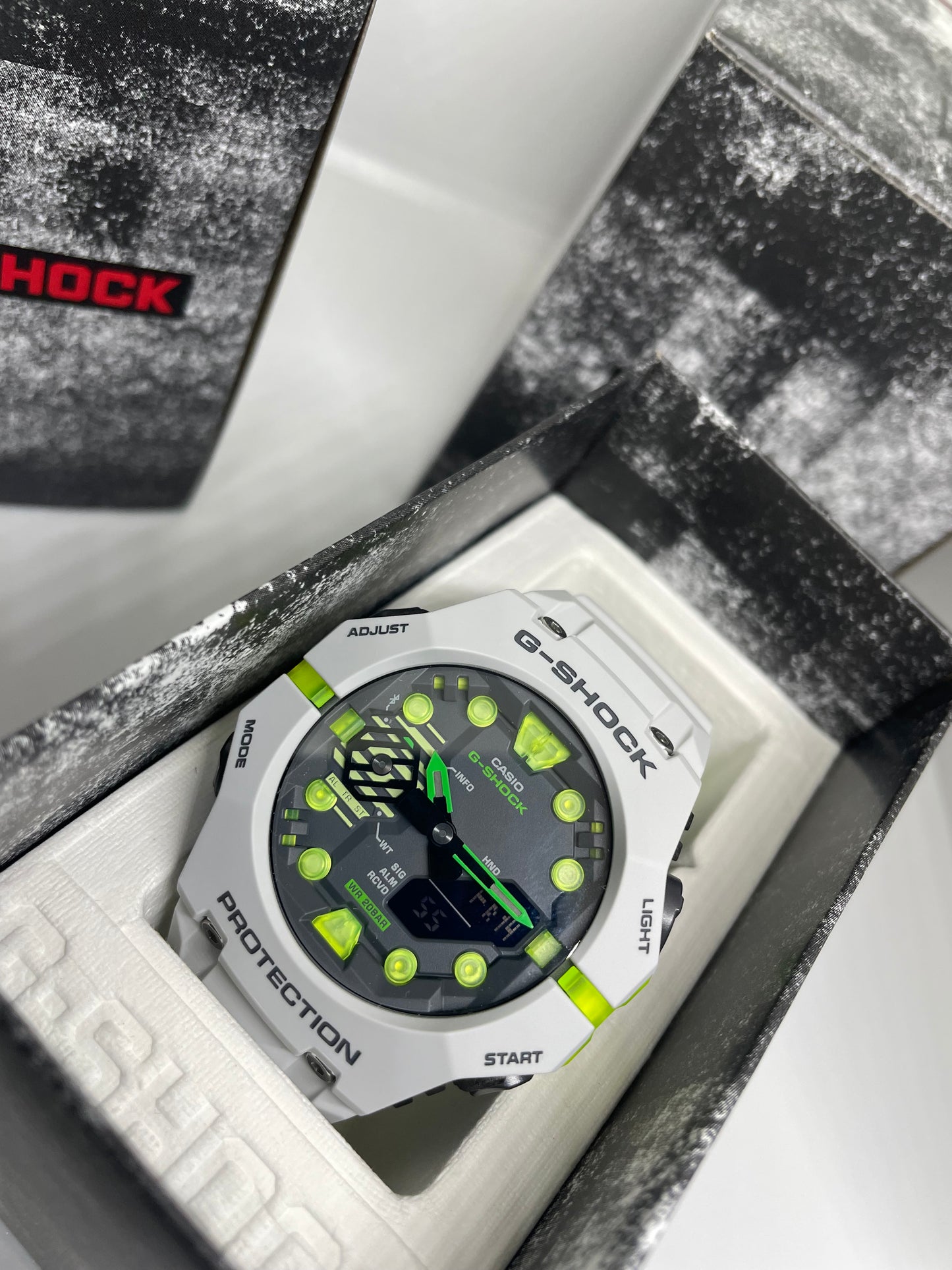 RELOJ G SHOCK GA-B001MW
