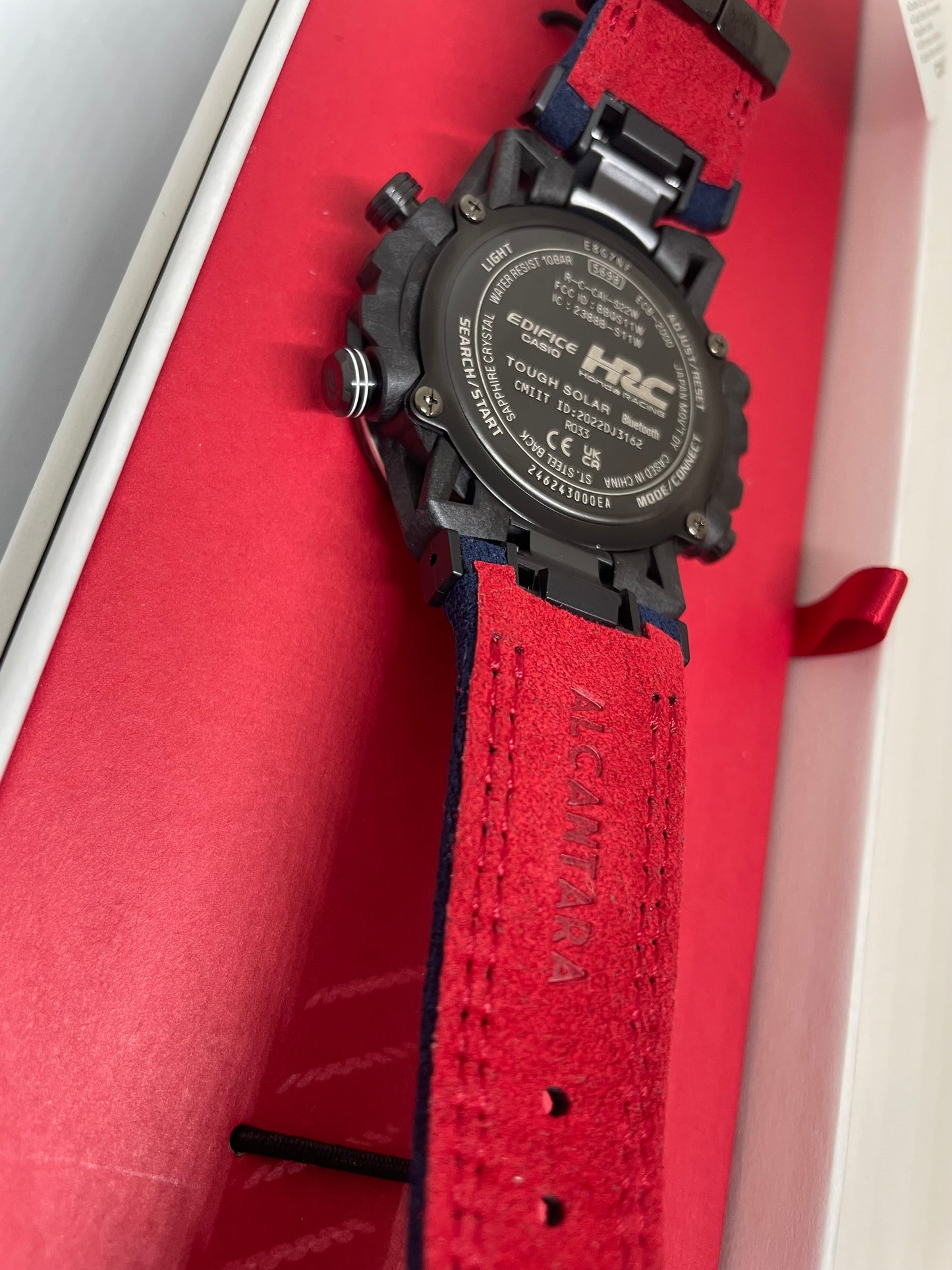Modelo de colaboración de Honda Racing
EDIFICE SOSPENSIONE
ECB-2000HR-1A