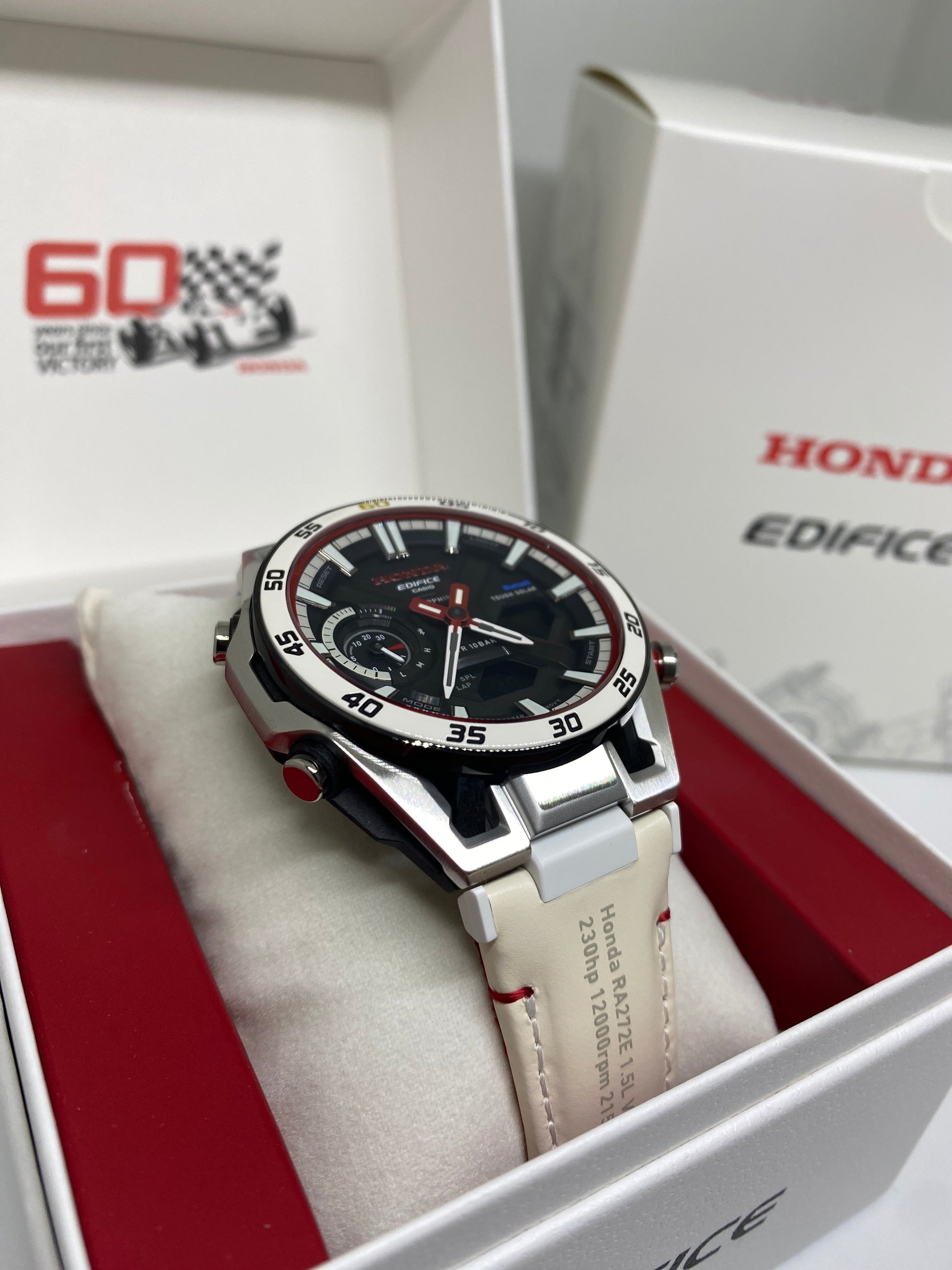 RELOJ CASIO EDIFICE SOSPENSIONE
ECB-2300HR-1A XHONDA - Casiolandia