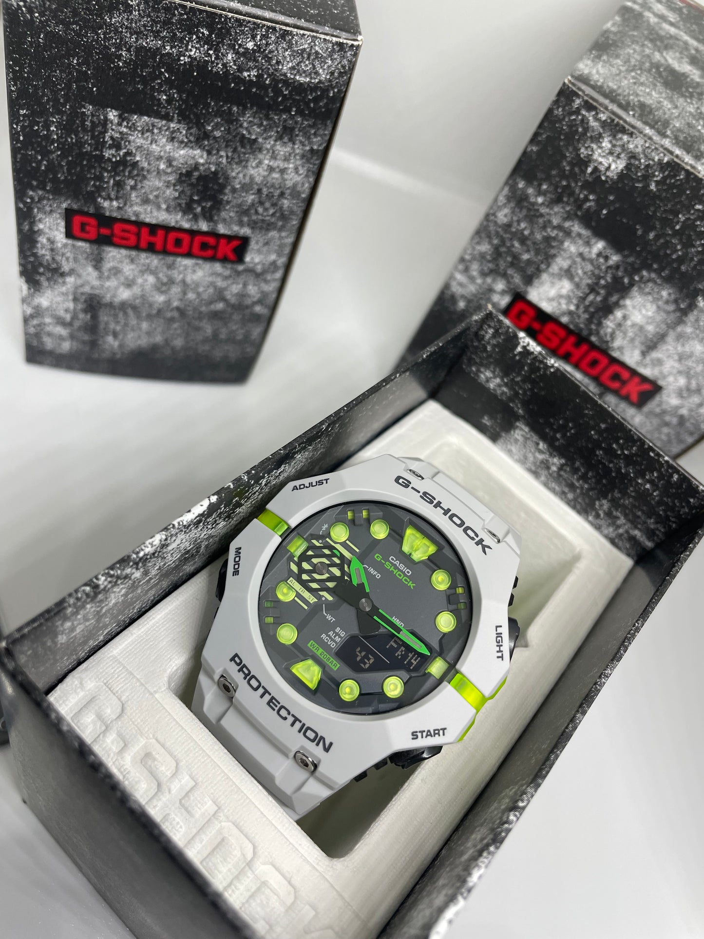 RELOJ G SHOCK GA-B001MW