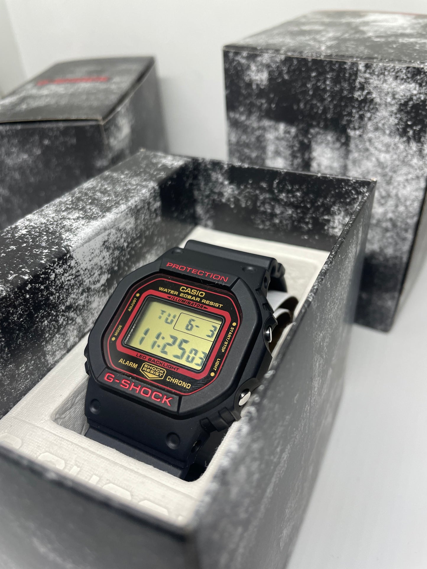RELOJ CASIO GSHOCK DW-5600KH-1