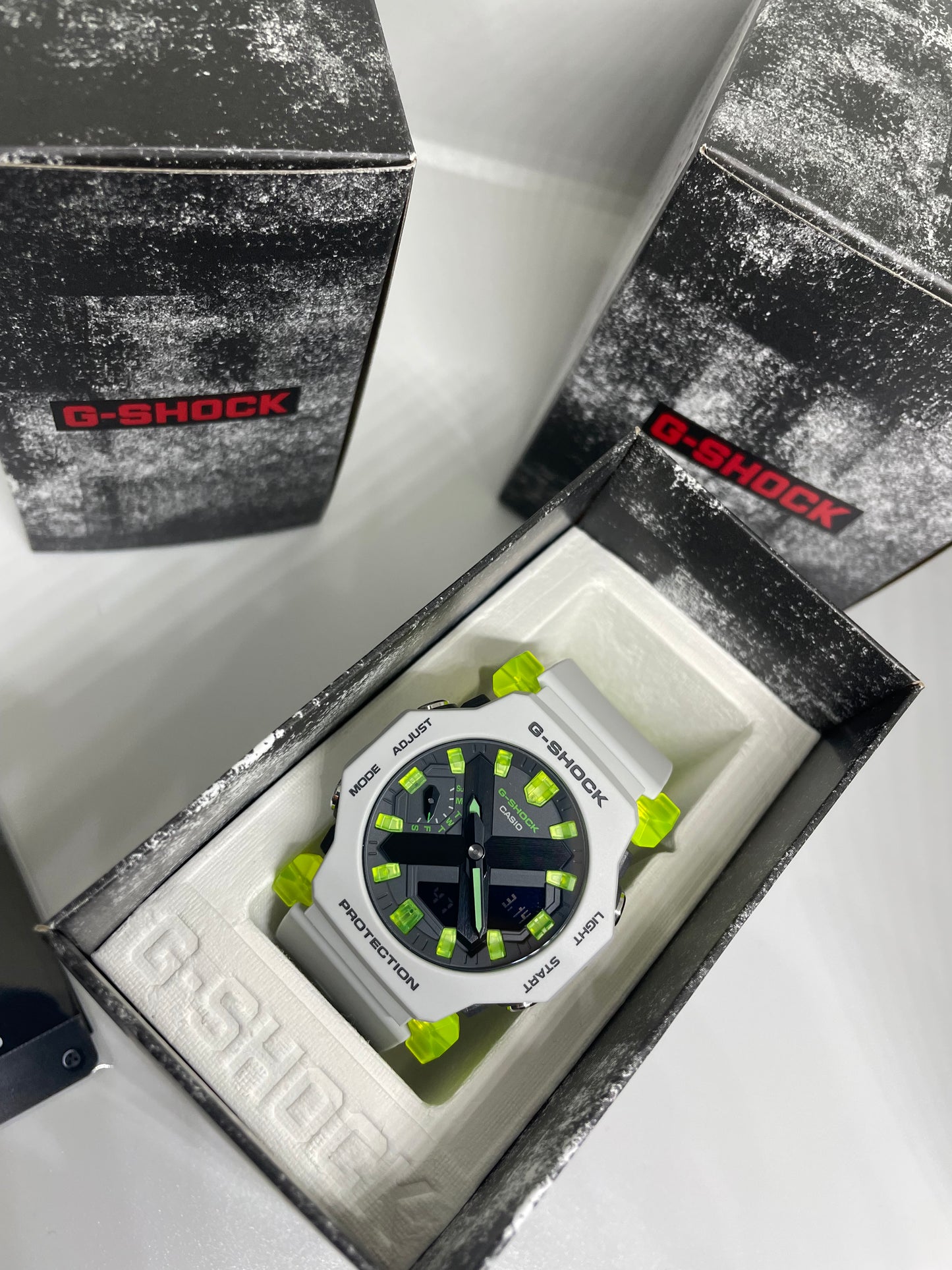 RELOJ G-SHOCK GA2300MW UNISEX