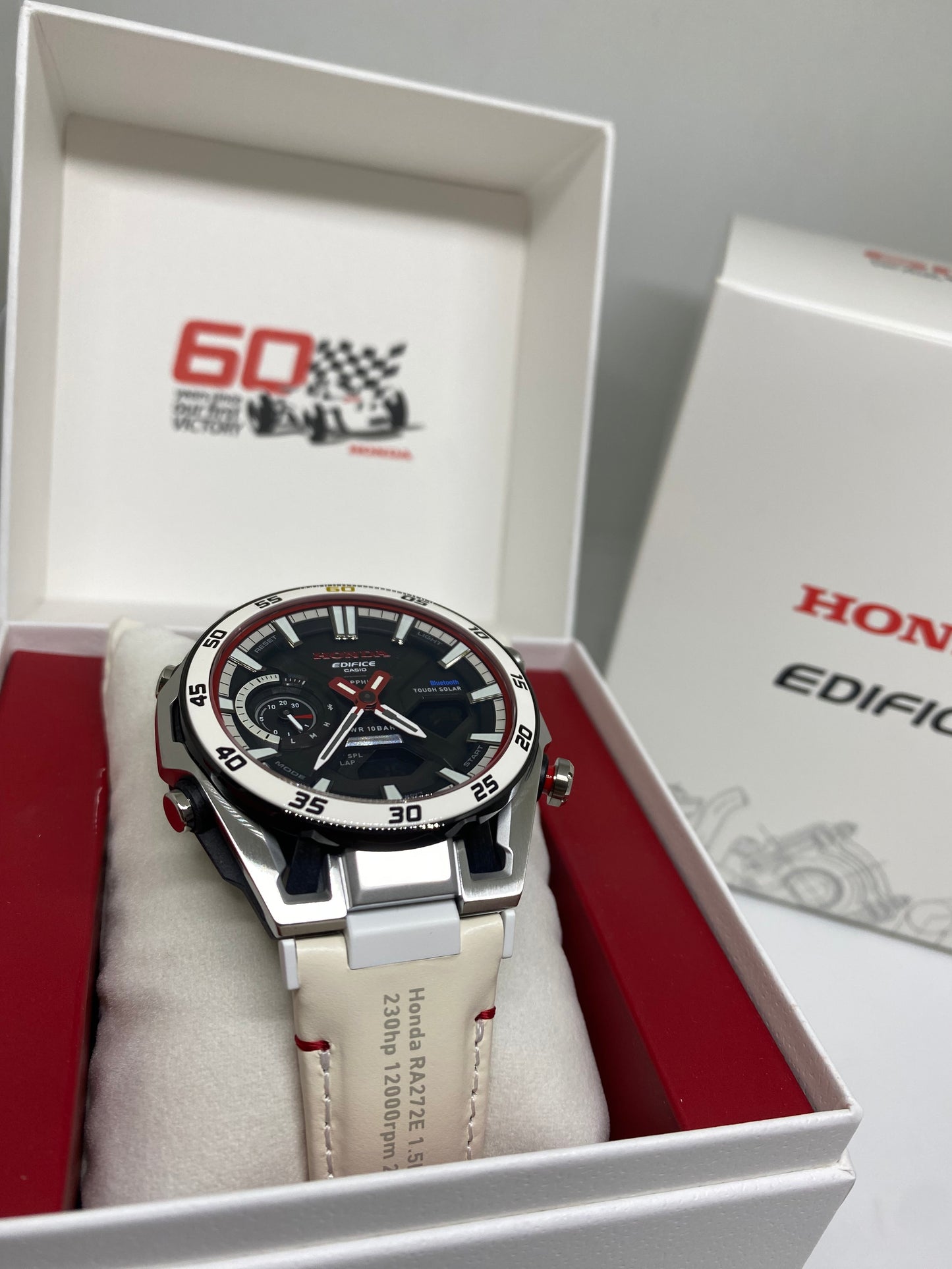RELOJ CASIO EDIFICE SOSPENSIONE
ECB-2300HR-1A XHONDA - Casiolandia