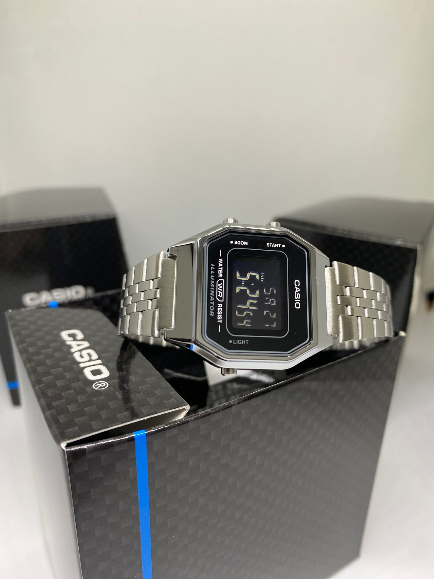 RELOJ CASIO LA680WA -NEGATIVO