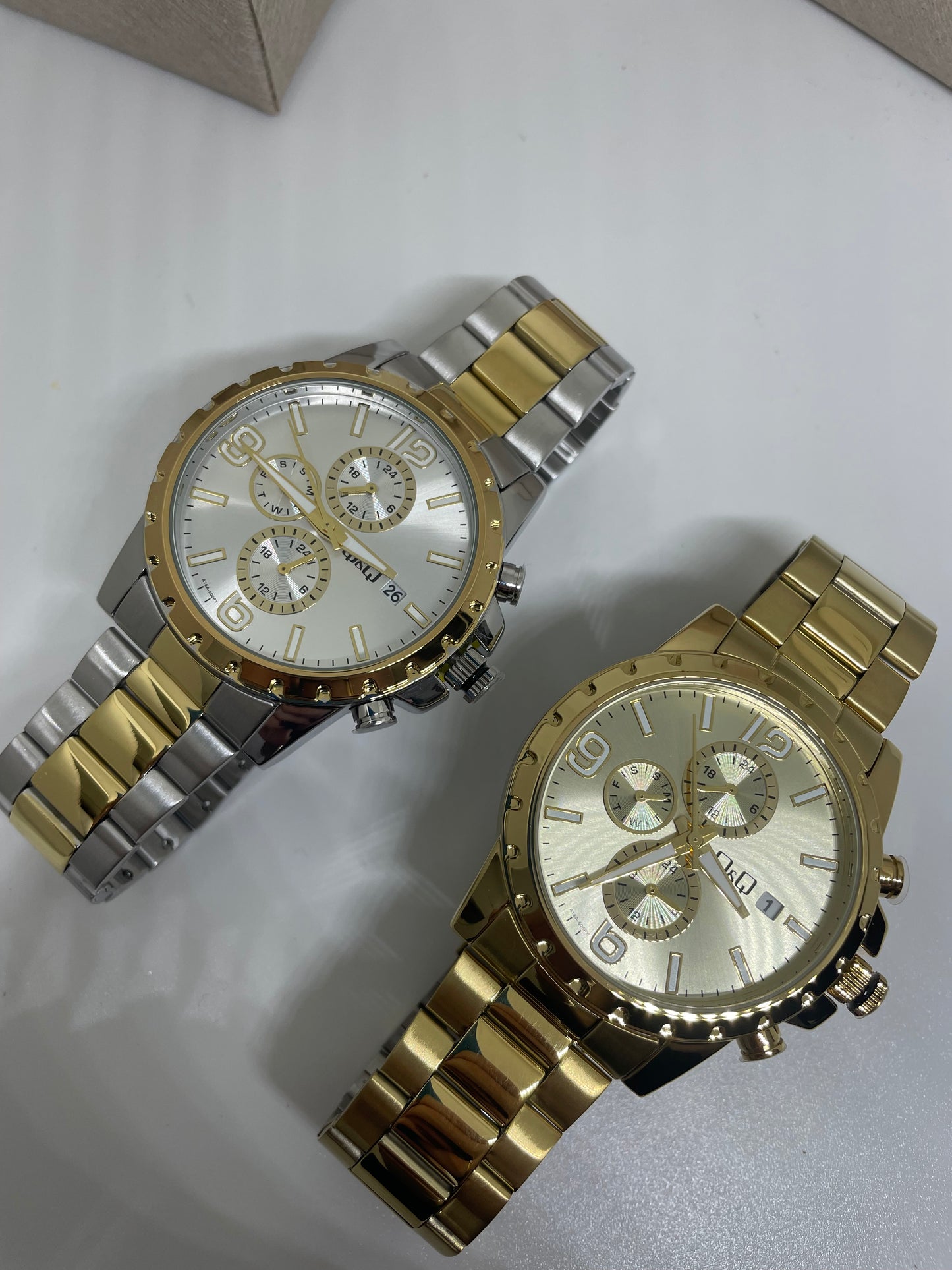 RELOJ QYQ A16A METÁLICO