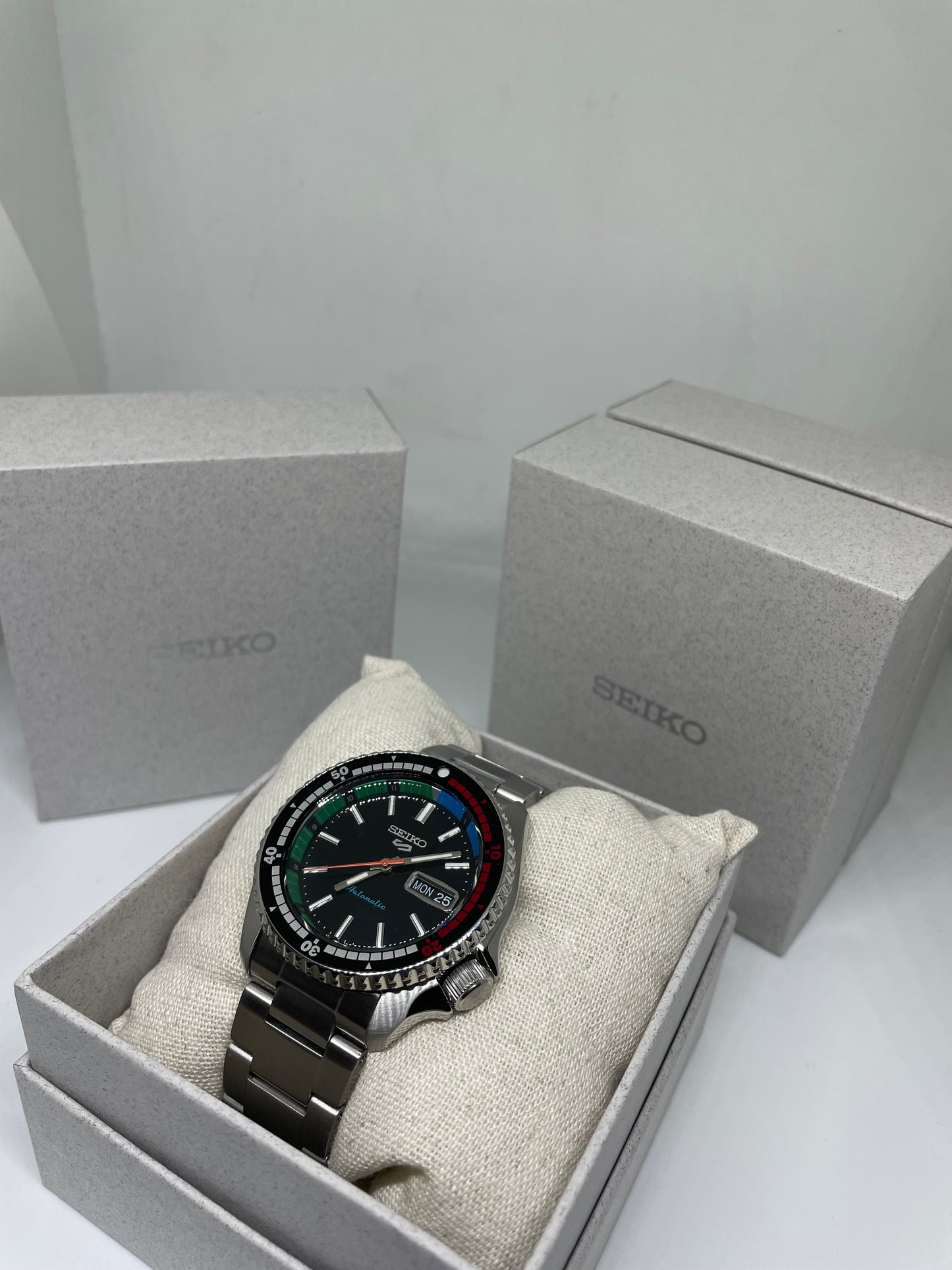 RELOJ SEIKO 5 SPORTS 55TH ANNIVERSARY SPECIAL EDITION SRPK13K1