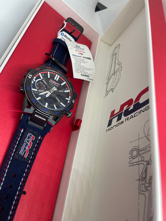 Modelo de colaboración de Honda Racing
EDIFICE SOSPENSIONE
ECB-2000HR-1A