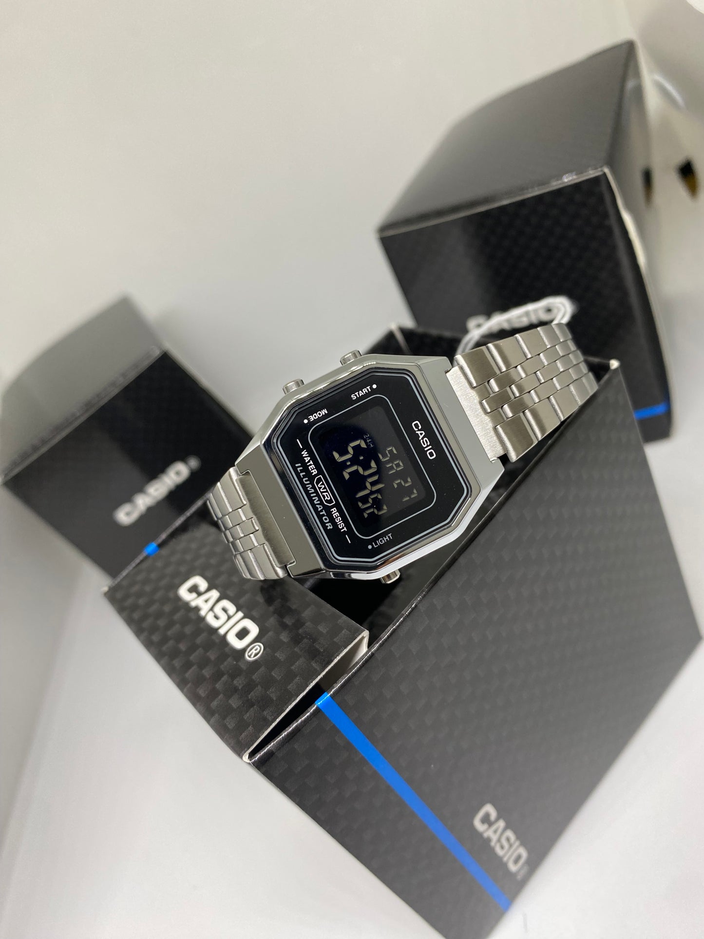 RELOJ CASIO LA680WA -NEGATIVO