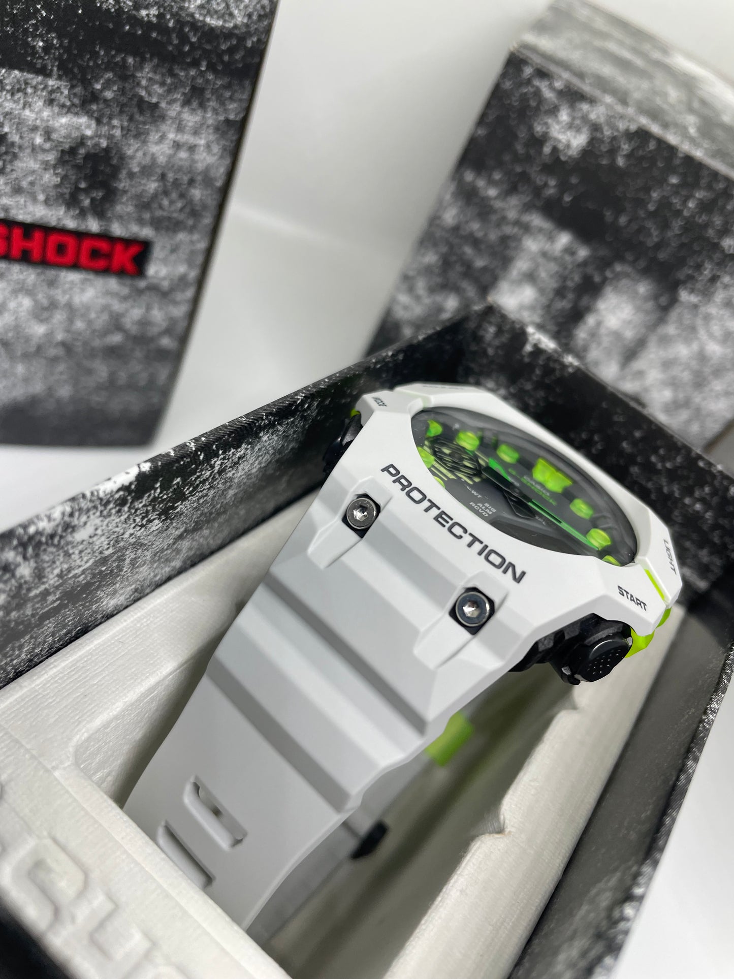 RELOJ G SHOCK GA-B001MW