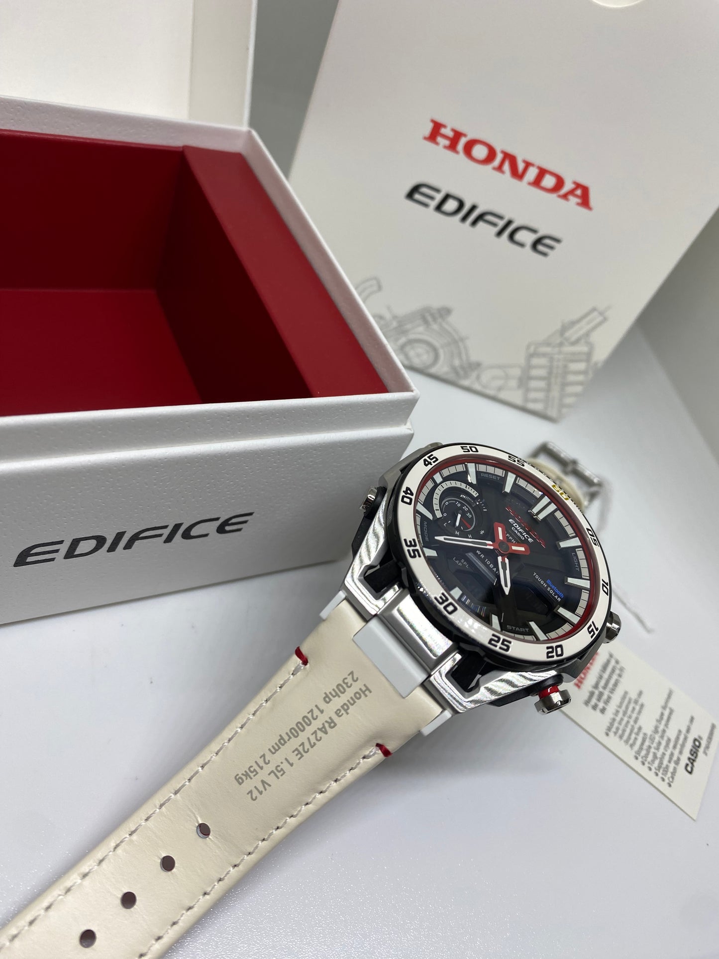 RELOJ CASIO EDIFICE SOSPENSIONE
ECB-2300HR-1A XHONDA - Casiolandia