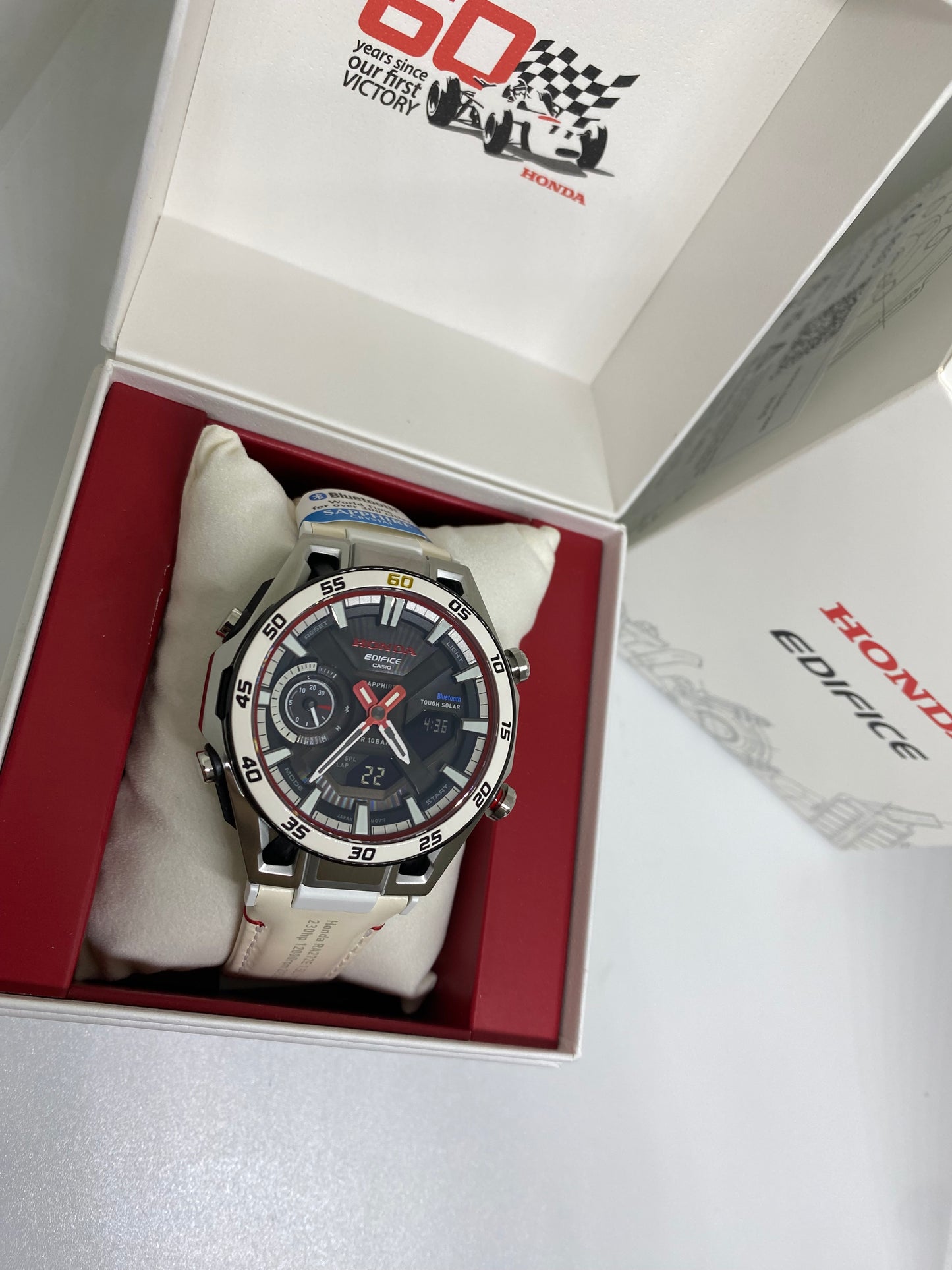RELOJ CASIO EDIFICE SOSPENSIONE
ECB-2300HR-1A XHONDA - Casiolandia