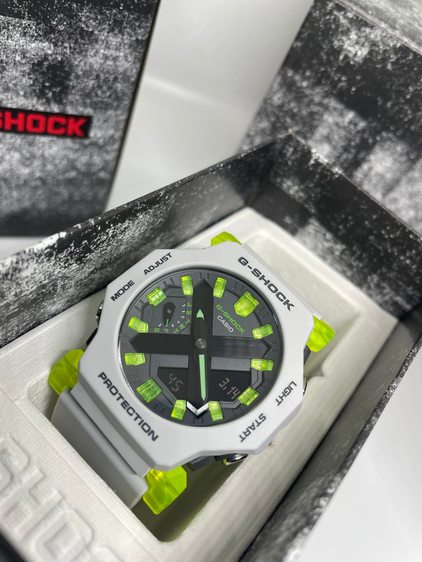 RELOJ G-SHOCK GA2300MW UNISEX