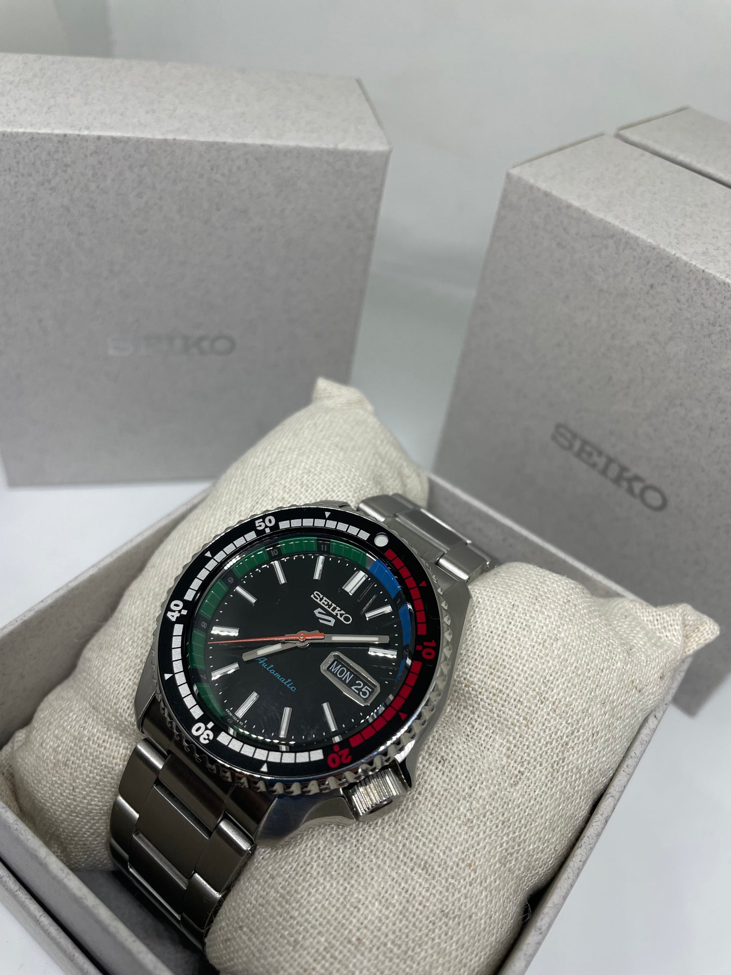 RELOJ SEIKO 5 SPORTS 55TH ANNIVERSARY SPECIAL EDITION SRPK13K1