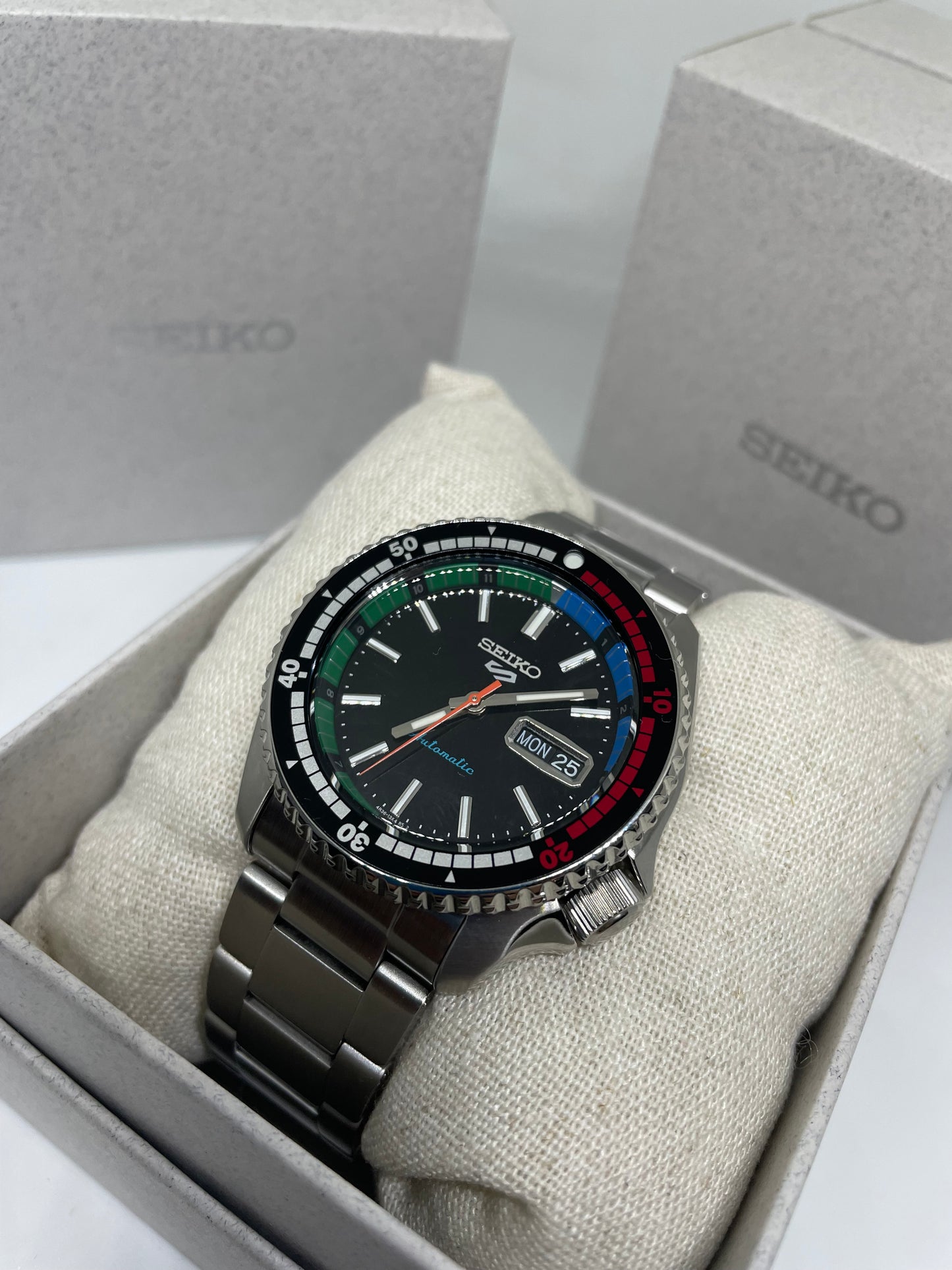 RELOJ SEIKO 5 SPORTS 55TH ANNIVERSARY SPECIAL EDITION SRPK13K1