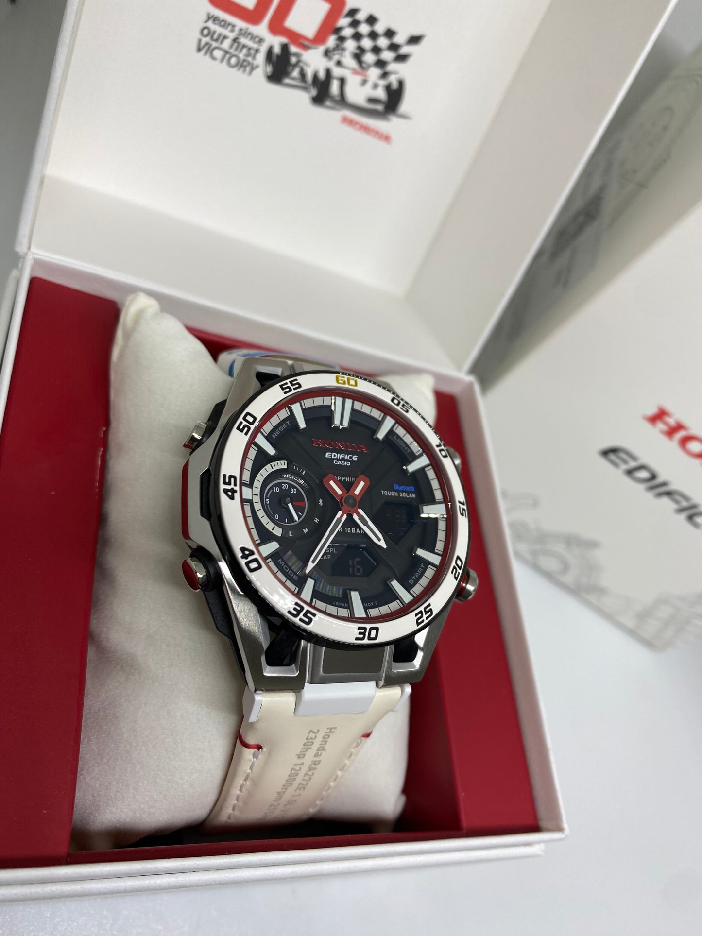 RELOJ CASIO EDIFICE SOSPENSIONE
ECB-2300HR-1A XHONDA - Casiolandia