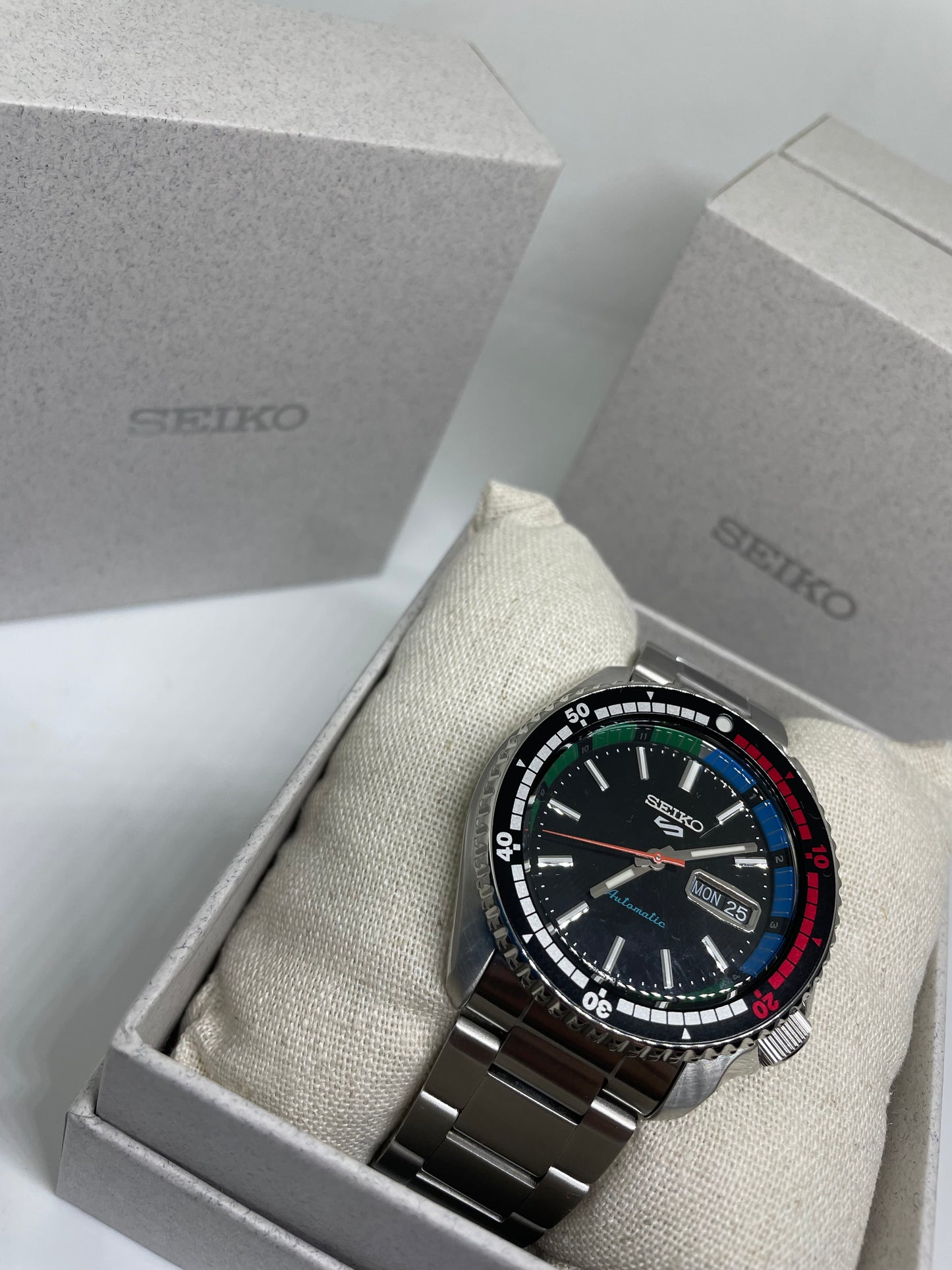 RELOJ SEIKO 5 SPORTS 55TH ANNIVERSARY SPECIAL EDITION SRPK13K1