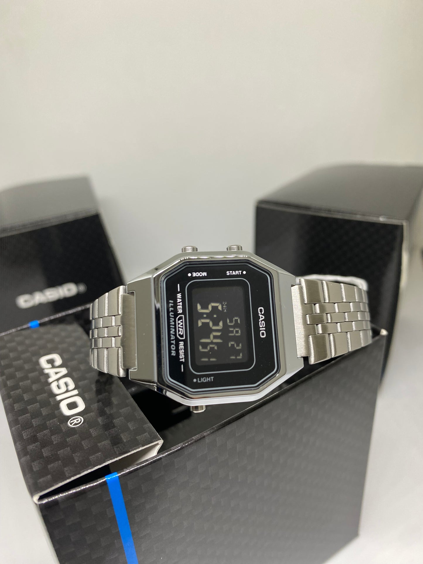 RELOJ CASIO LA680WA -NEGATIVO