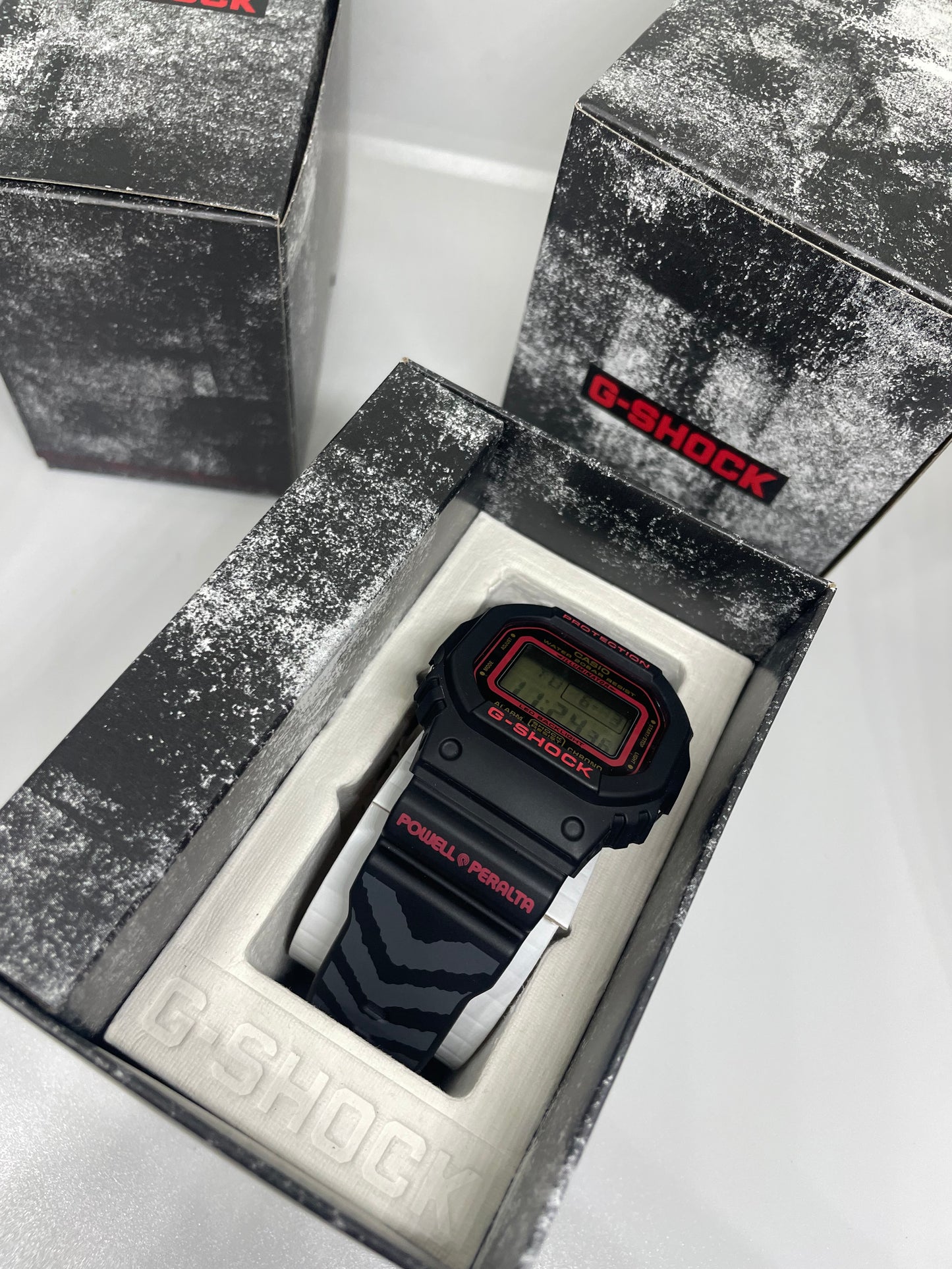 RELOJ CASIO GSHOCK DW-5600KH-1